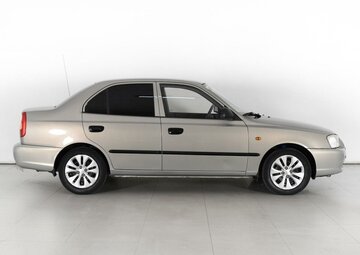 Hyundai Accent Вид 4