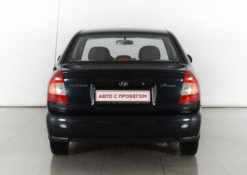 Hyundai Accent Вид 5