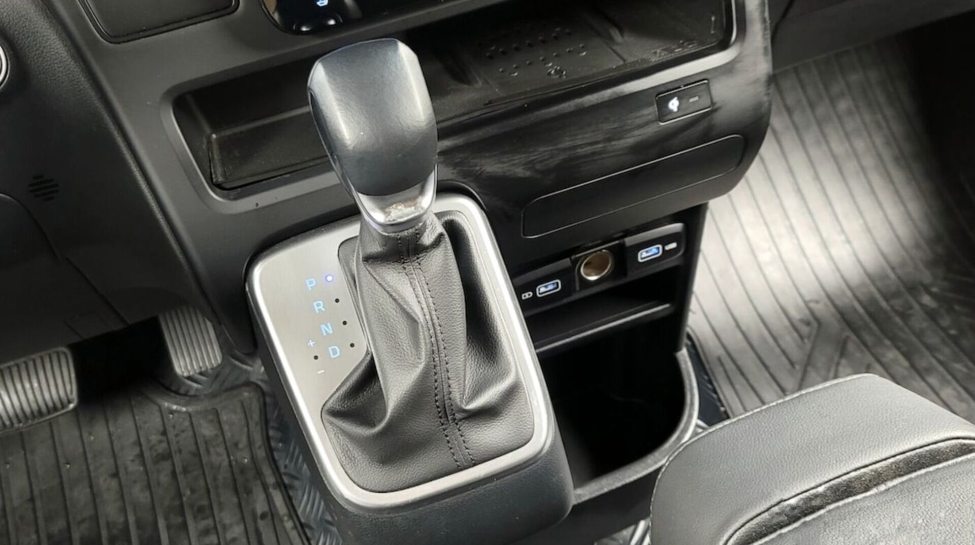 Hyundai H-1