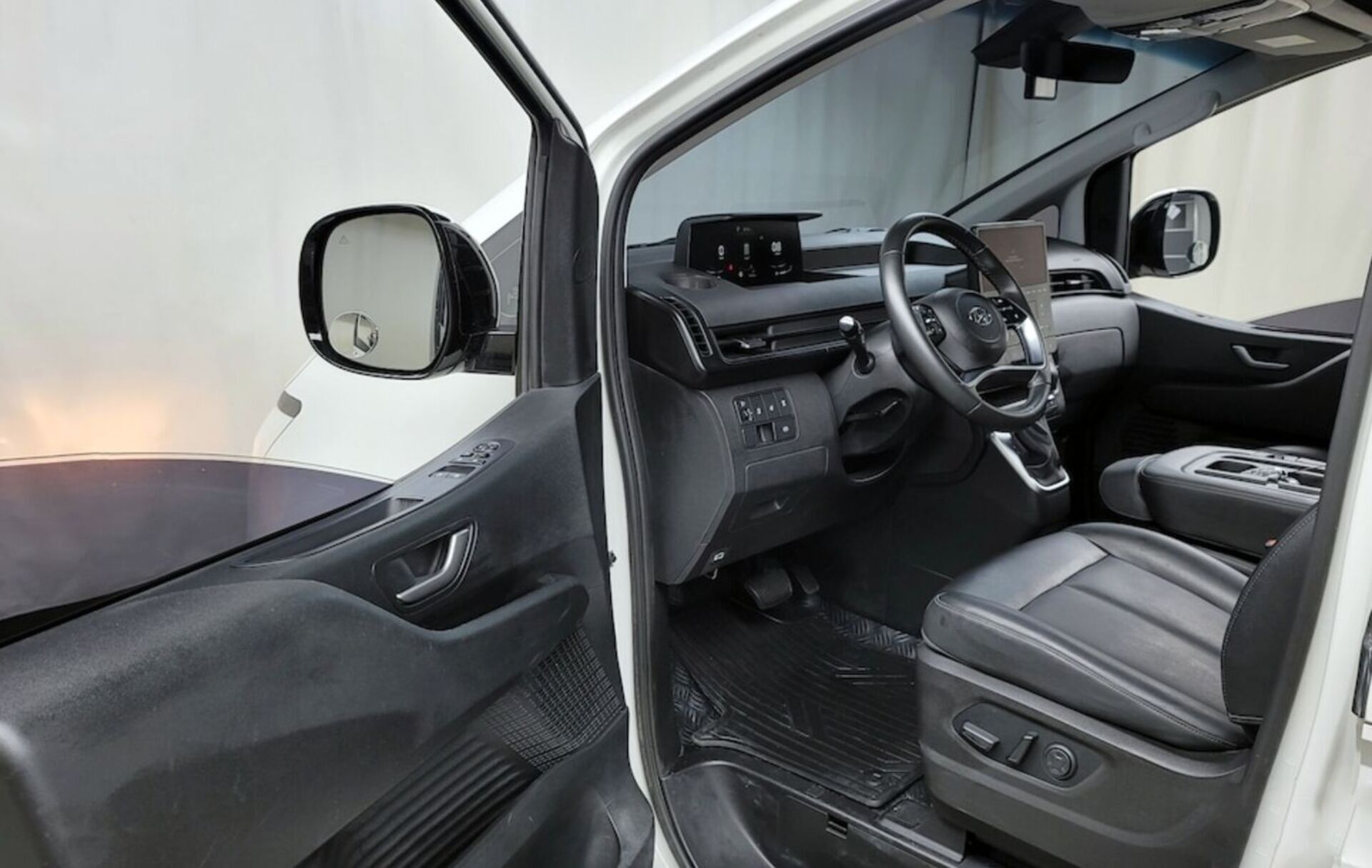 Hyundai H-1