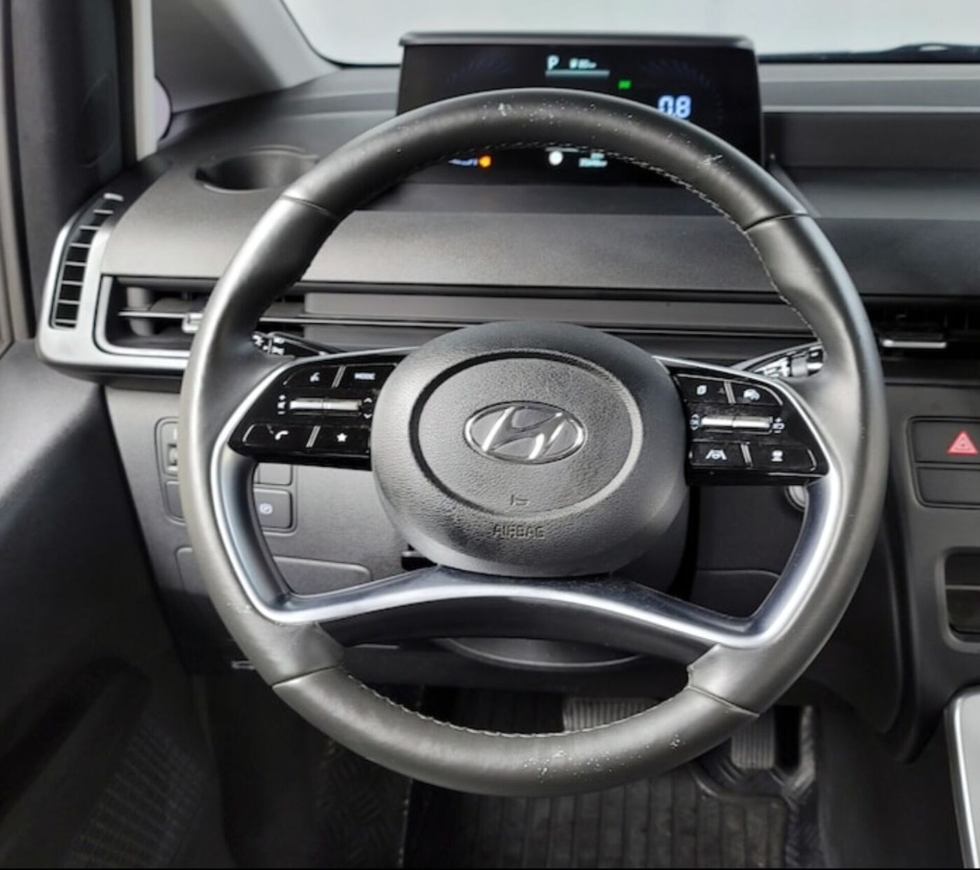 Hyundai H-1