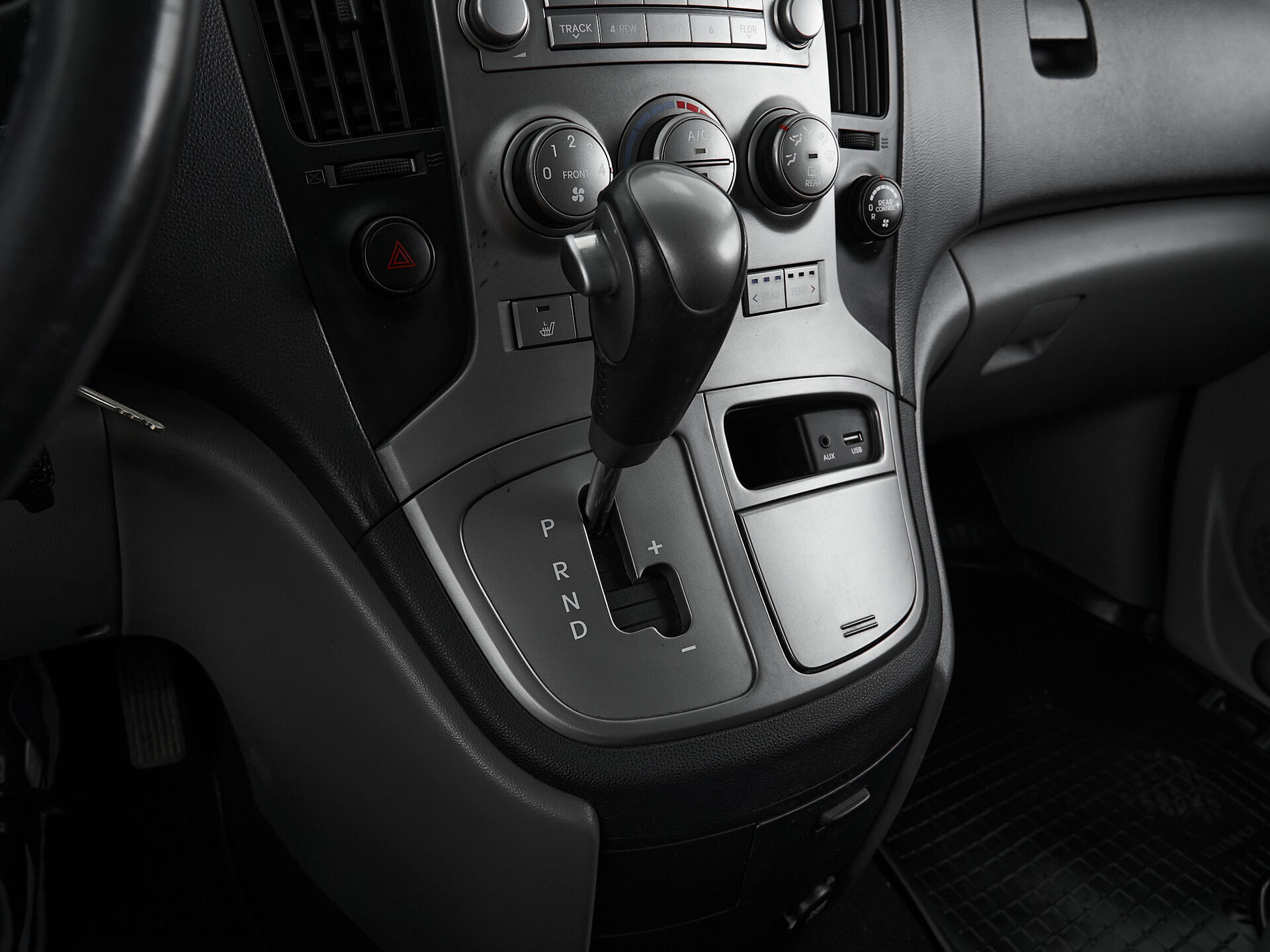 Hyundai H-1