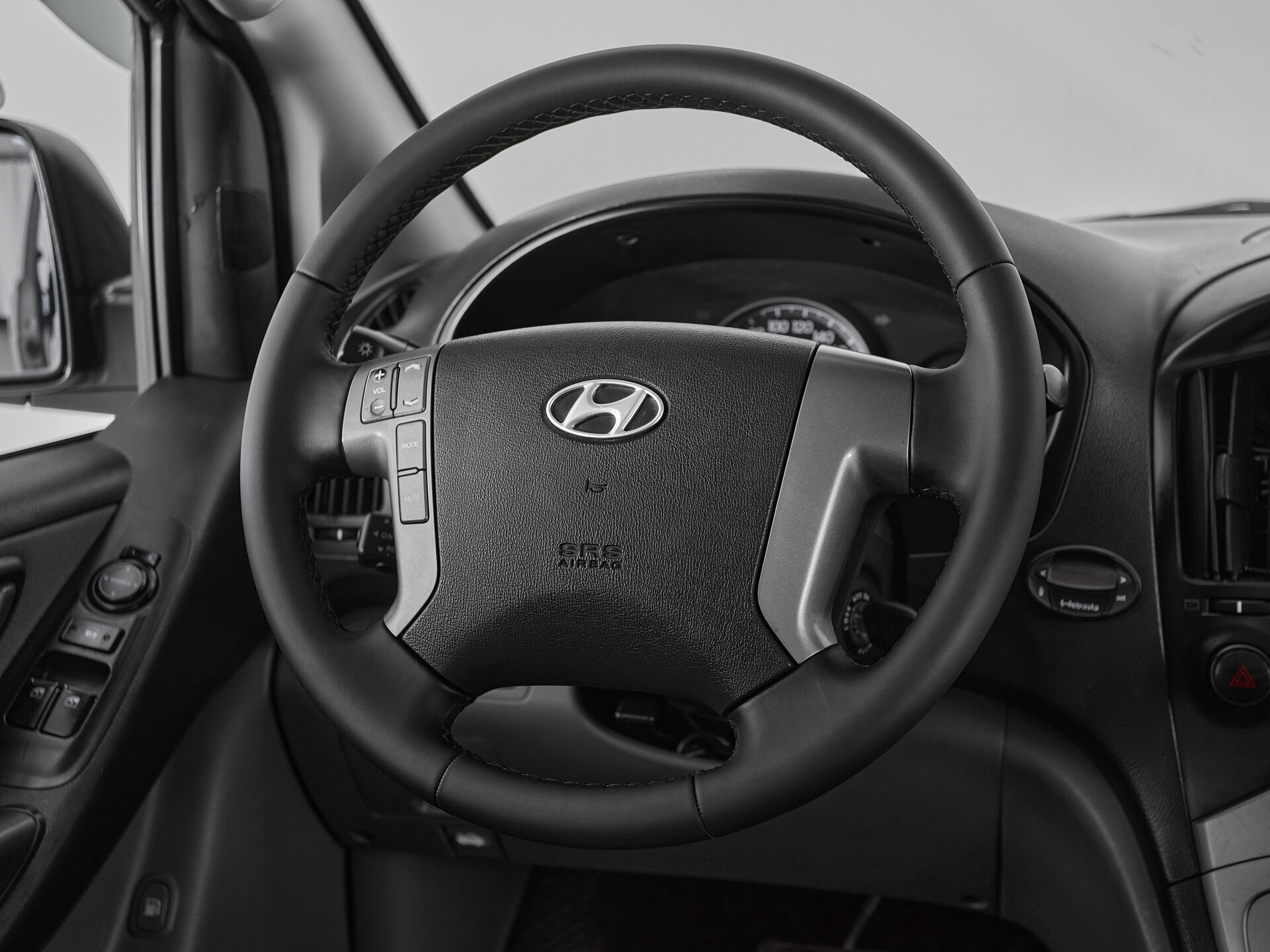 Hyundai H-1
