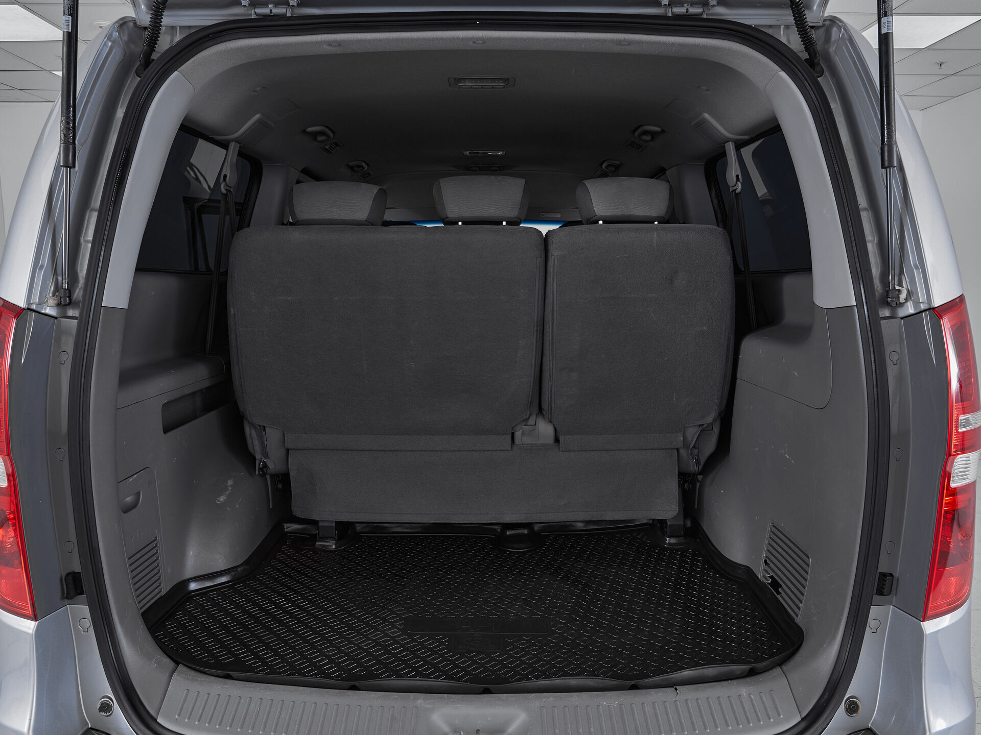 Hyundai H-1