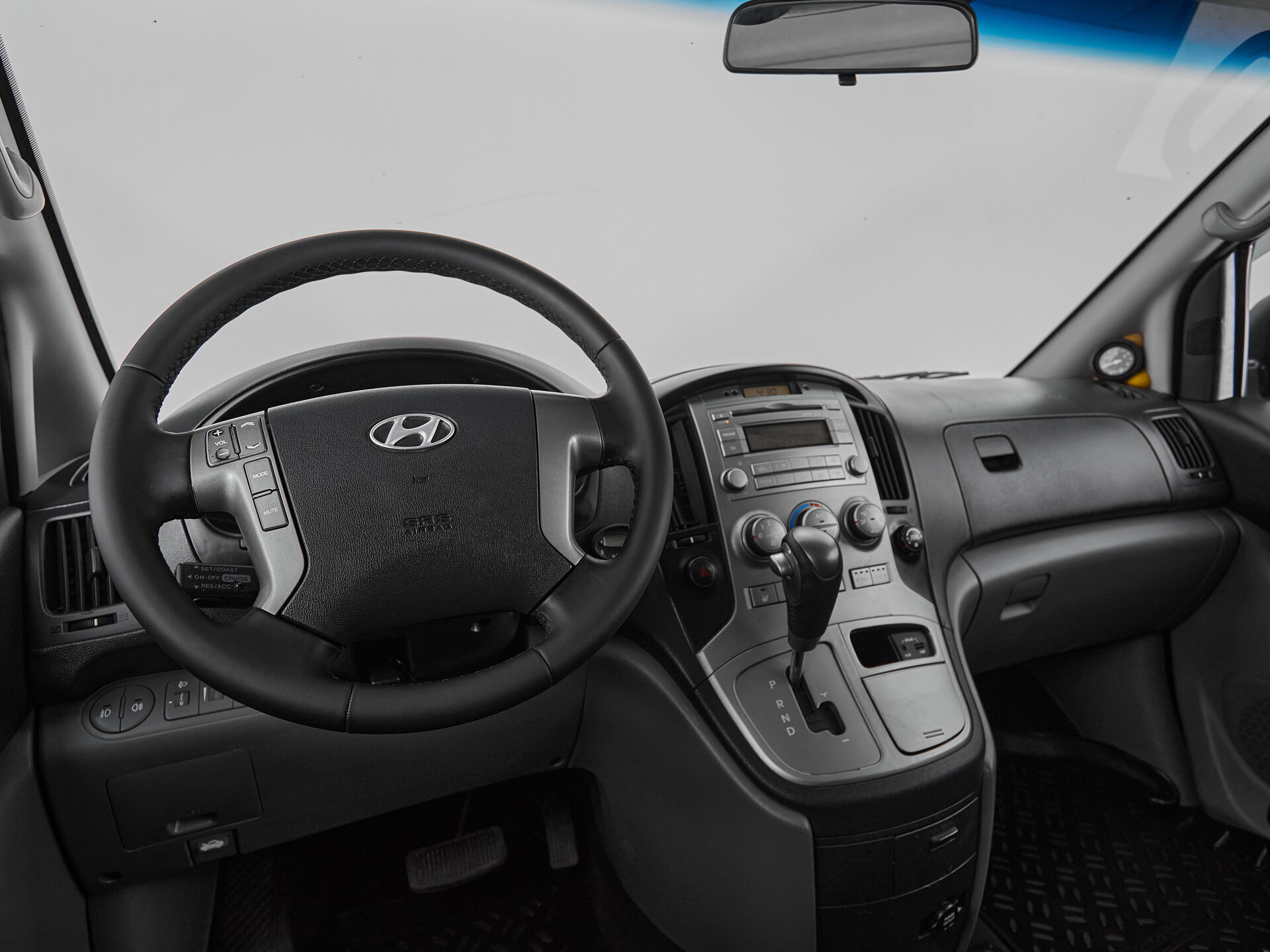 Hyundai H-1