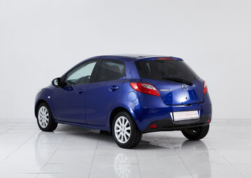 Mazda 2 Вид 4